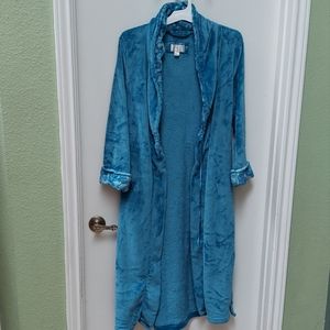 Women's Oscar De La Renta Soft Blue Robe Size Medium